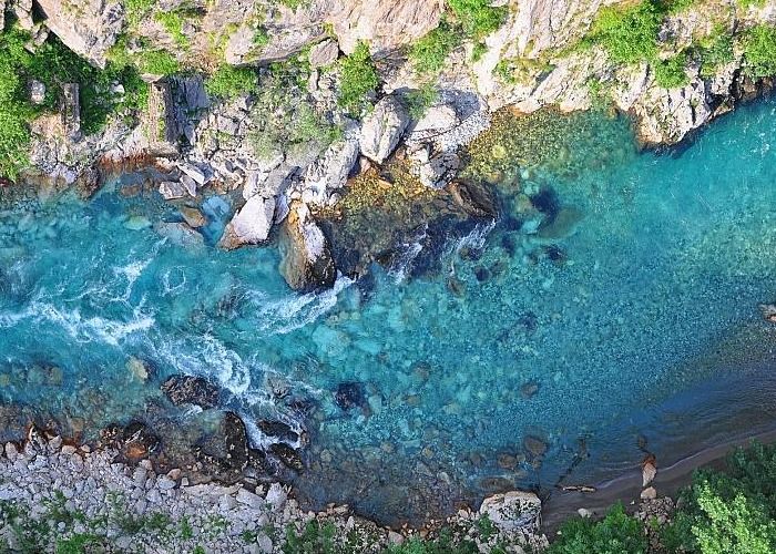 9 زیباترین دریاچه ها و رودهای اروپا
