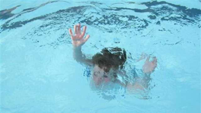 مرگ عجیب شناگر حرفه‌ای در استخر معروف