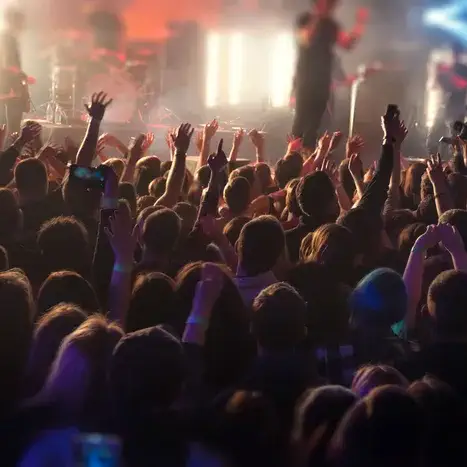 برنامه دولت رئیسی برای حذف کنسرت خوانندگان خارج از کشور