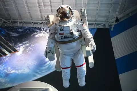 فضانوردان چگونه در فضا دستشویی می‌کنند؟ 