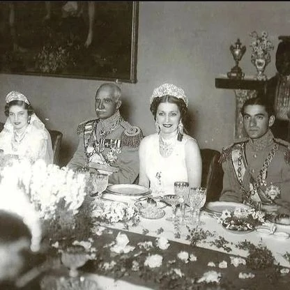 تصویری از مراسم نامزدی شاه پهلوی با شاهزاده مصری